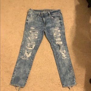 Cropped distressed jeans